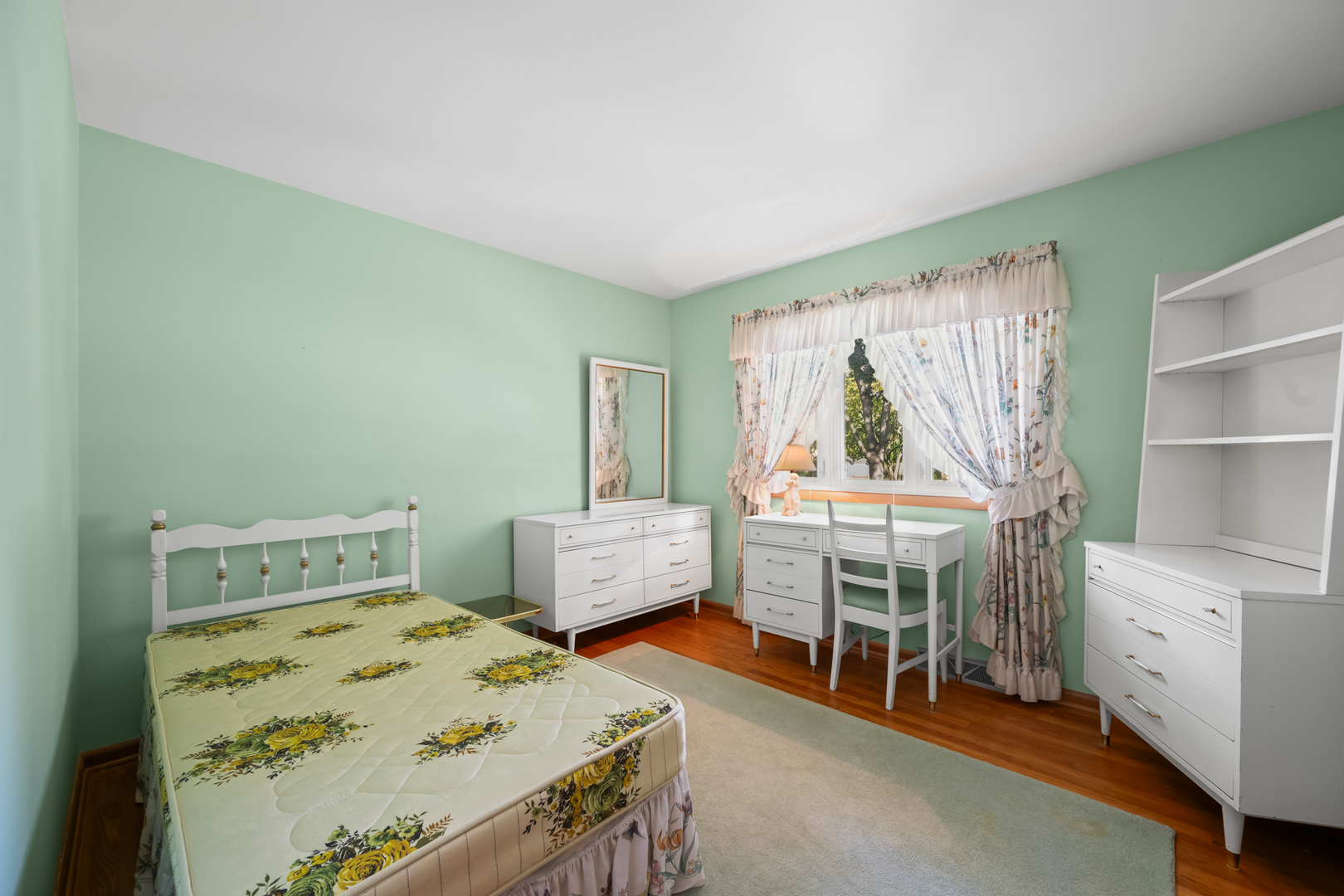 Mount Prospect, Illinois 60056, United States, 4 Bedrooms Bedrooms, ,2 BathroomsBathrooms,Residential,Contingent,233921