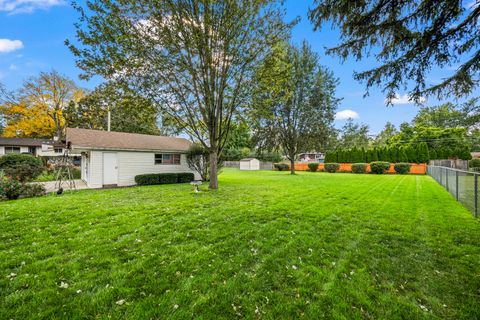 Tiny photo for 102 N Yates Lane, Mount Prospect, IL 60056 (MLS # 12499945)