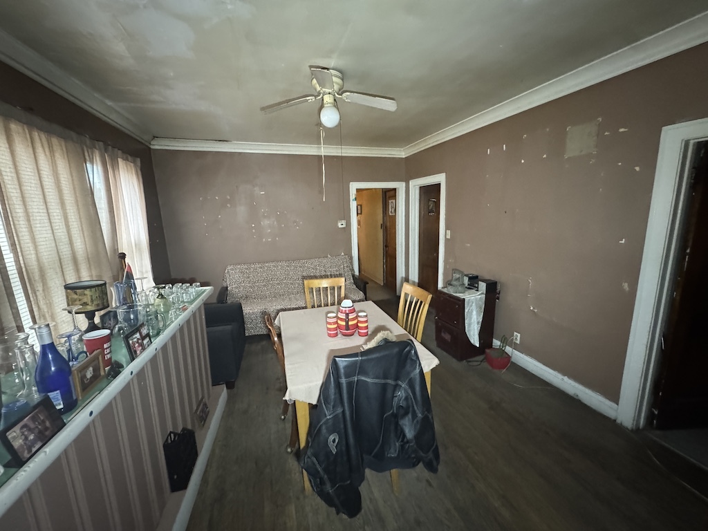 5826 S Artesian Avenue