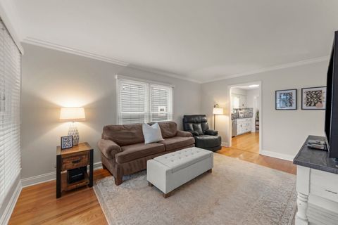 Tiny photo for 490 Carleton Avenue, Glen Ellyn, IL 60137 (MLS # 12584347)