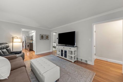 Tiny photo for 490 Carleton Avenue, Glen Ellyn, IL 60137 (MLS # 12584347)