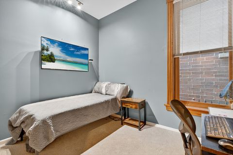 Tiny photo for 835 W Buckingham Place #2, Chicago, IL 60657 (MLS # 12479929)