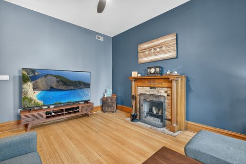 Tiny photo for 835 W Buckingham Place #2, Chicago, IL 60657 (MLS # 12479929)