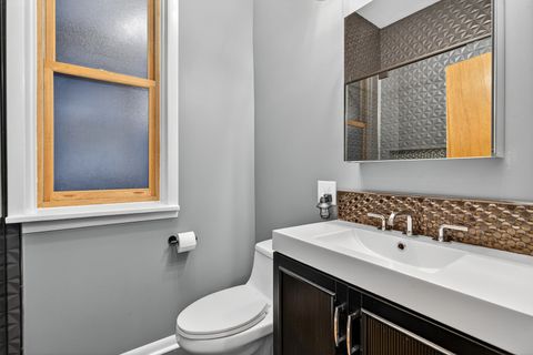 Tiny photo for 835 W Buckingham Place #2, Chicago, IL 60657 (MLS # 12479929)