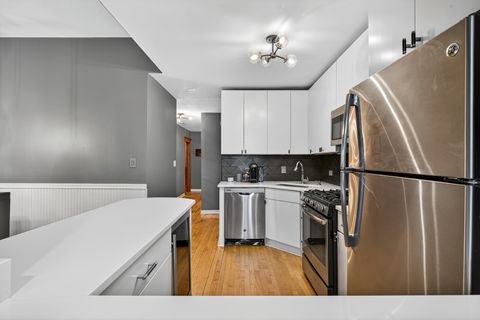 Tiny photo for 835 W Buckingham Place #2, Chicago, IL 60657 (MLS # 12479929)
