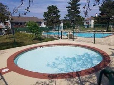 Tiny photo for 753 Candleridge Court #C2, Bartlett, IL 60103 (MLS # 12631645)