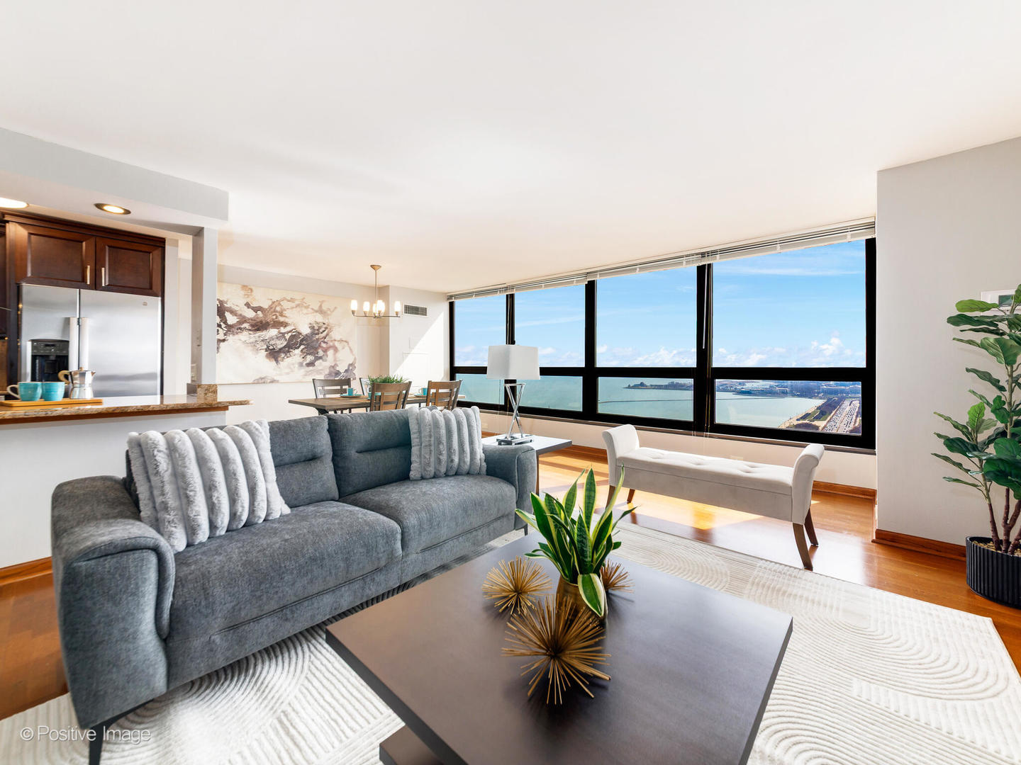 360 E RANDOLPH Street 3902