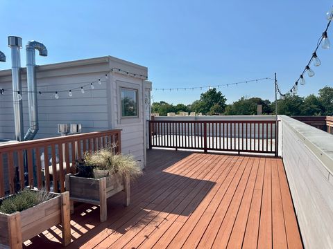 Tiny photo for 4133 N Kenmore Avenue N #2N, Chicago, IL 60613 (MLS # 12489216)