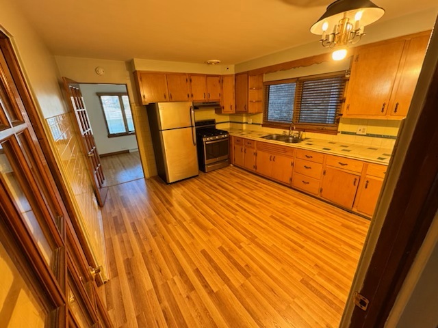 1631 Clarence Avenue