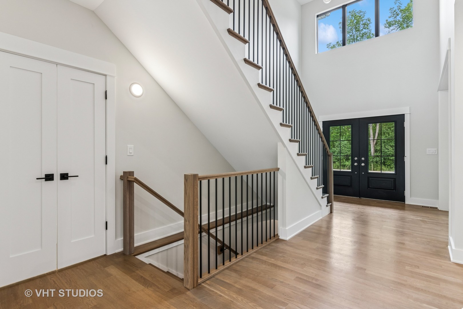 1527 N Louise Lane