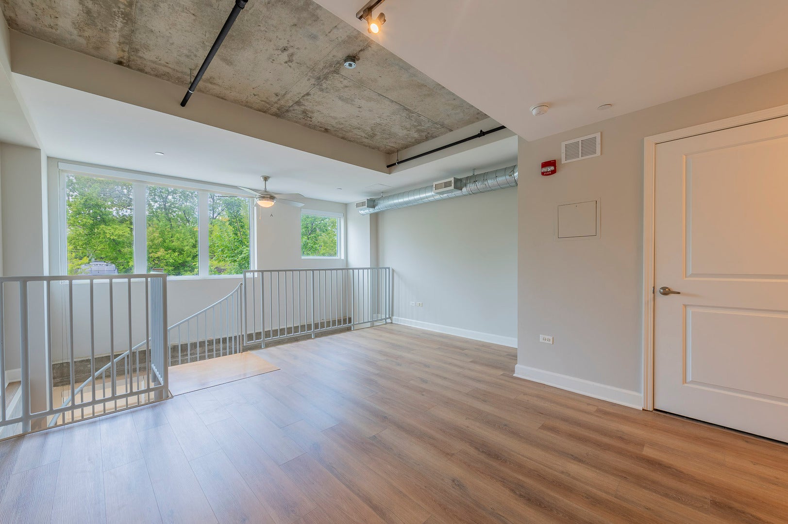737 Chicago Avenue 731