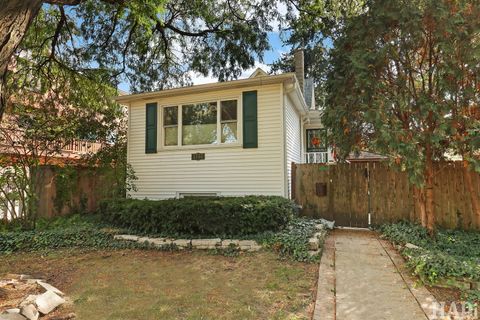 Photo of 1751 DEWES Street, Glenview, IL 60025 (MLS # 12347349)