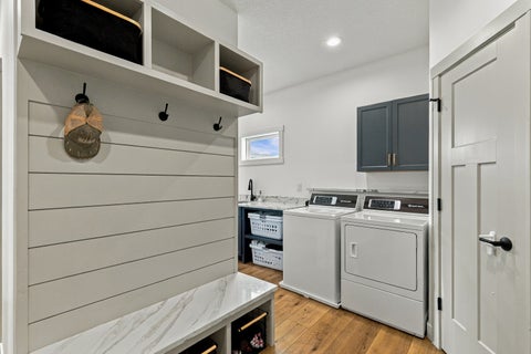Tiny photo for 2011 E 59th Court, Davenport, IA 52807 (MLS # 12763143)