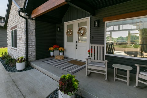 Tiny photo for 2011 E 59th Court, Davenport, IA 52807 (MLS # 12763143)