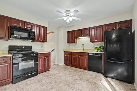 Tiny photo for 409 N Glengarry Drive, Geneva, IL 60134 (MLS # 12784829)