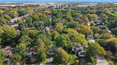 Tiny photo for 409 N Glengarry Drive, Geneva, IL 60134 (MLS # 12784829)