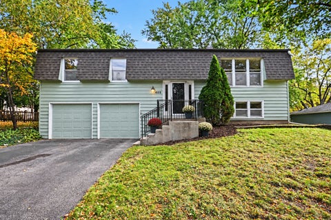 Photo of 409 N Glengarry Drive, Geneva, IL 60134 (MLS # 12784829)
