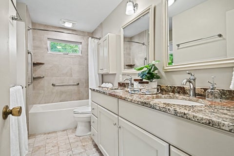 Tiny photo for 409 N Glengarry Drive, Geneva, IL 60134 (MLS # 12784829)