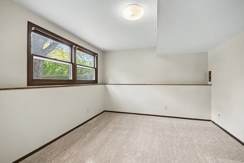 Tiny photo for 409 N Glengarry Drive, Geneva, IL 60134 (MLS # 12784829)