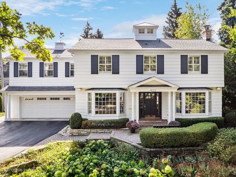 Photo of 522 E 3rd Street, Hinsdale, IL 60521 (MLS # 12628010)
