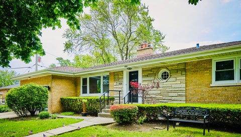 Photo of 4555 Cleveland Street, Skokie, IL 60076 (MLS # 12744935)