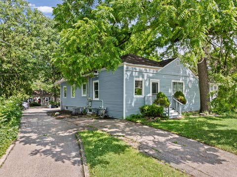 Photo of 43 S Cedar Street, Palatine, IL 60067 (MLS # 12716589)