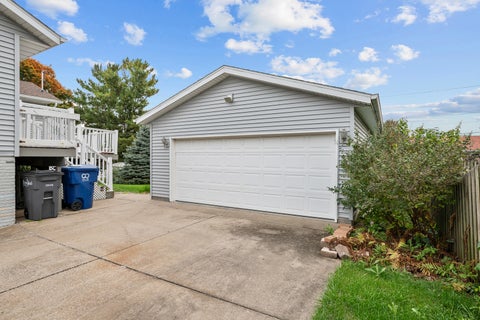 Tiny photo for 1895 Tam O Shanter Drive, Bettendorf, IA 52722 (MLS # 12784649)