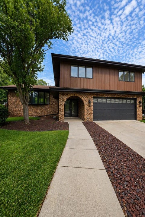 Photo of 725 N Birchwood Road, Frankfort, IL 60423 (MLS # 12713874)