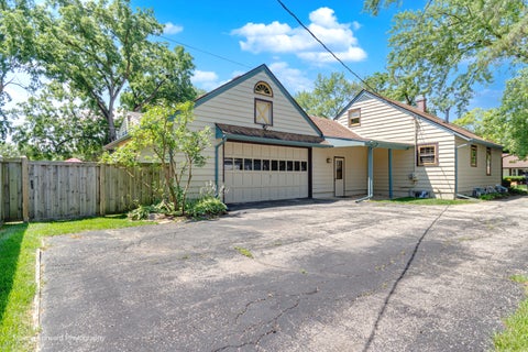 Tiny photo for 639 S 2nd Street, West Dundee, IL 60118 (MLS # 12688620)