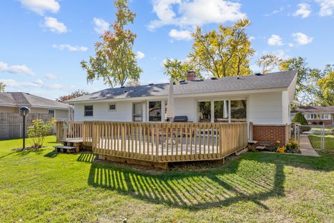 Tiny photo for 522 Edgewood Lane, Elk Grove Village, IL 60007 (MLS # 12468309)