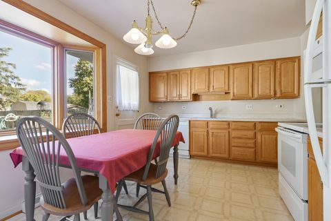 Tiny photo for 522 Edgewood Lane, Elk Grove Village, IL 60007 (MLS # 12468309)