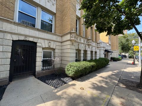 Photo of 4240 N CLARENDON Avenue #213N, Chicago, IL 60613 (MLS # 12468582) Photo of 4240 N CLARENDON Avenue #213N, Chicago, IL 60613 (MLS # 12468582)