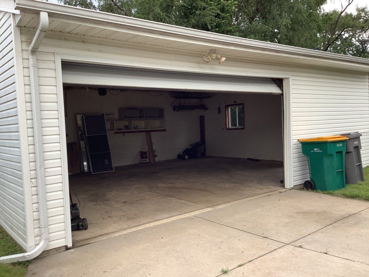427 KENYON Avenue