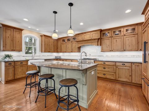 Tiny photo for 610 S WASHINGTON Street, Elmhurst, IL 60126 (MLS # 12613015)