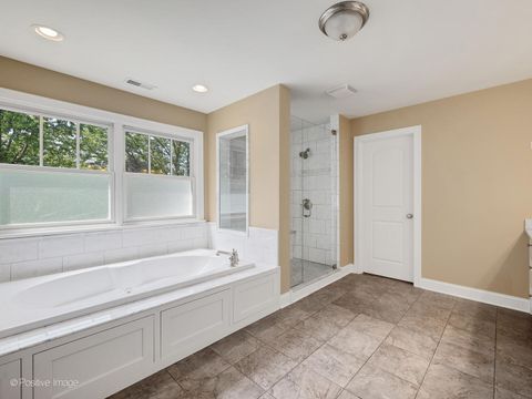 Tiny photo for 610 S WASHINGTON Street, Elmhurst, IL 60126 (MLS # 12613015)