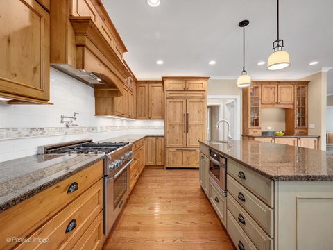 Tiny photo for 610 S WASHINGTON Street, Elmhurst, IL 60126 (MLS # 12613015)