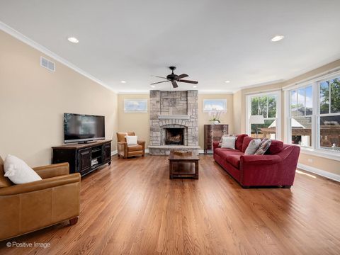 Tiny photo for 610 S WASHINGTON Street, Elmhurst, IL 60126 (MLS # 12613015)