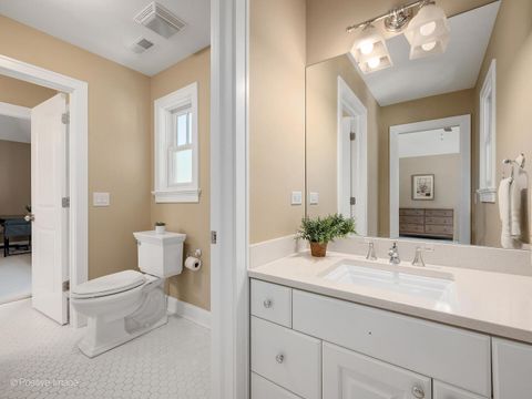 Tiny photo for 610 S WASHINGTON Street, Elmhurst, IL 60126 (MLS # 12613015)