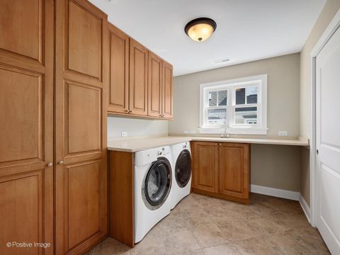 Tiny photo for 610 S WASHINGTON Street, Elmhurst, IL 60126 (MLS # 12613015)