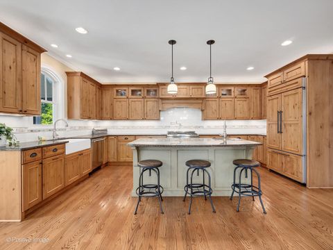 Tiny photo for 610 S WASHINGTON Street, Elmhurst, IL 60126 (MLS # 12613015)