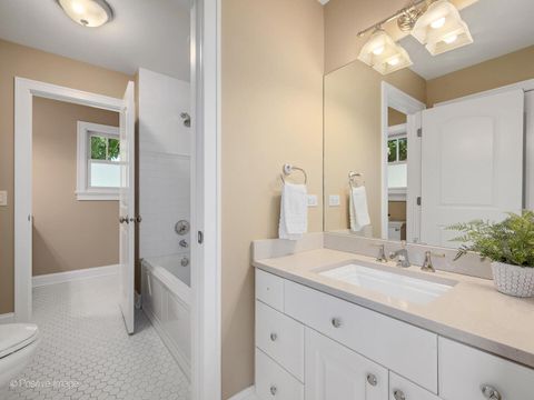 Tiny photo for 610 S WASHINGTON Street, Elmhurst, IL 60126 (MLS # 12613015)