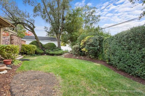 Tiny photo for 814 S Saylor Avenue, Elmhurst, IL 60126 (MLS # 12509783)