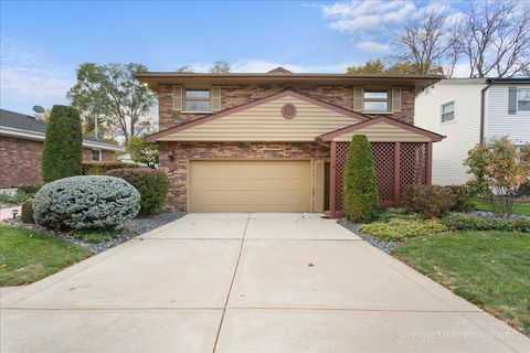 Tiny photo for 814 S Saylor Avenue, Elmhurst, IL 60126 (MLS # 12509783)