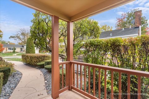 Tiny photo for 814 S Saylor Avenue, Elmhurst, IL 60126 (MLS # 12509783)