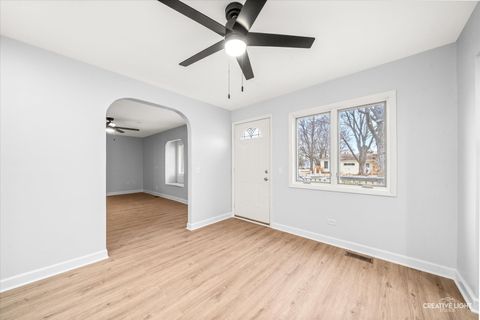 Tiny photo for 27W347 Washington Avenue, Winfield, IL 60190 (MLS # 12580387)