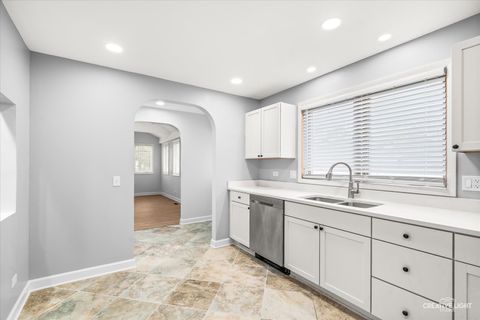 Tiny photo for 27W347 Washington Avenue, Winfield, IL 60190 (MLS # 12580387)