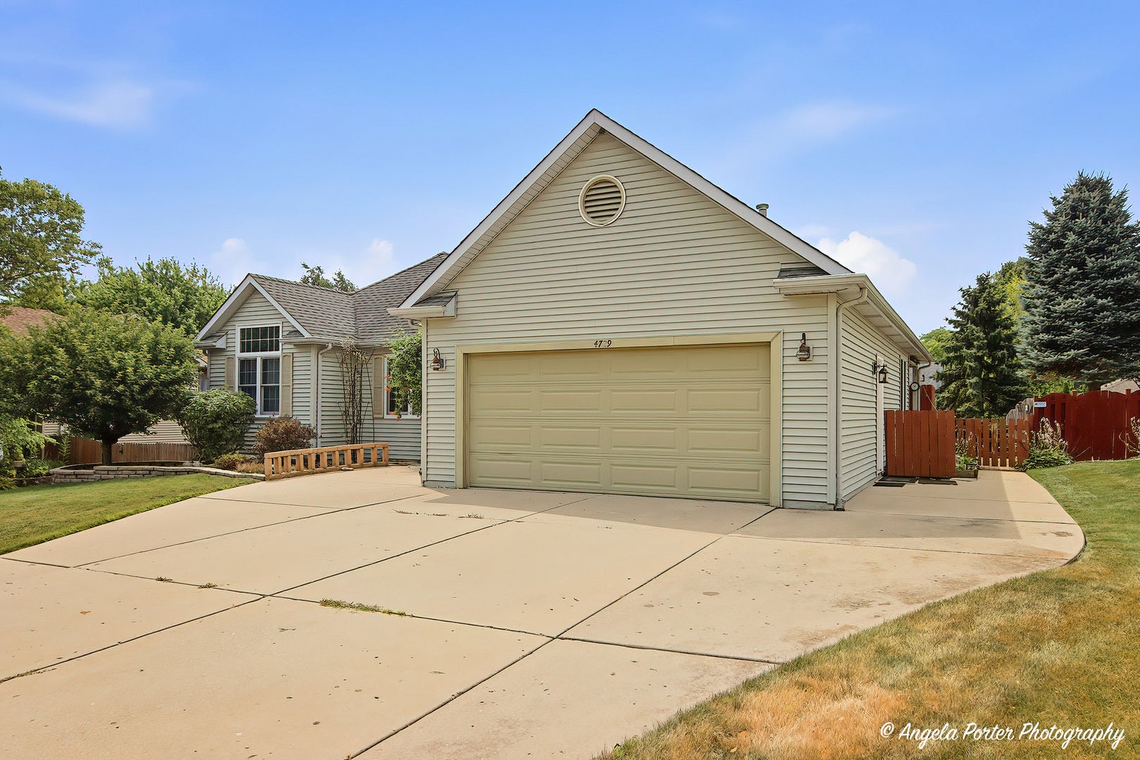 4729 Crystal Trail
