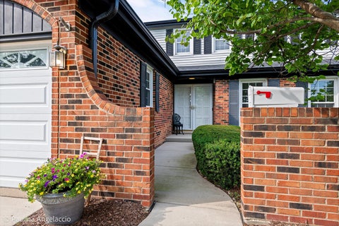 Tiny photo for 1040 E Carpenter Drive, Palatine, IL 60074 (MLS # 12704980)