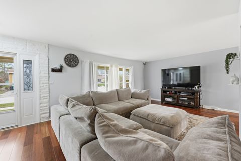 Tiny photo for 843 S School Street, Lombard, IL 60148 (MLS # 12606441)