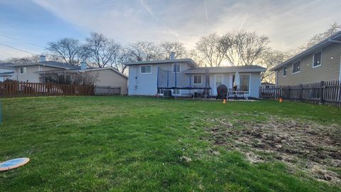 Tiny photo for 843 S School Street, Lombard, IL 60148 (MLS # 12606441)